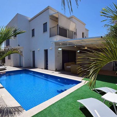 Villa אמה וילה ריזורט à Hadera Extérieur photo